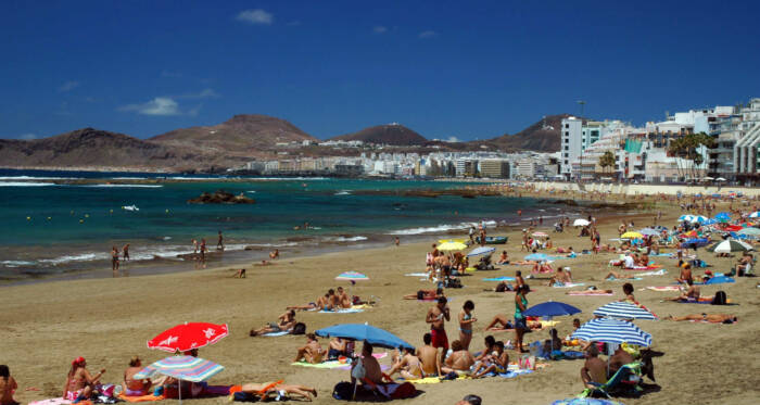 Den fine stranden Las Playa de Las Canteras ligger innen gangavstand