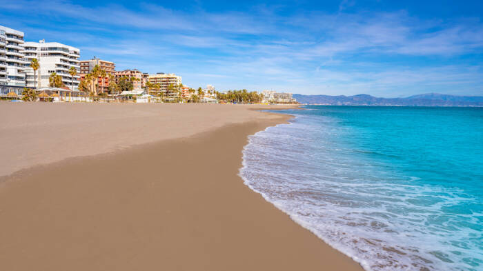 Nyt sol og bading i vakre Torremolinos!